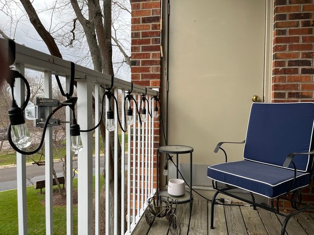 605 Barrington Avenue 216, East Dundee, IL 60118