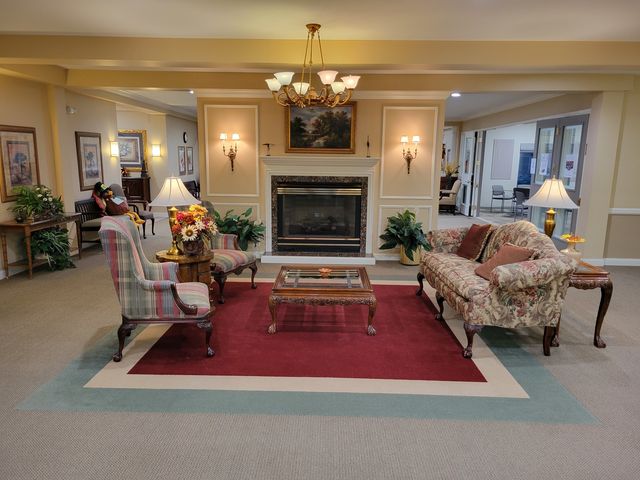 605 Barrington Avenue 216, East Dundee, IL 60118