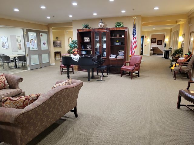 605 Barrington Avenue 216, East Dundee, IL 60118