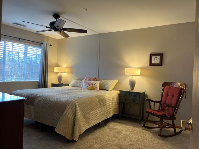 605 Barrington Avenue 216, East Dundee, IL 60118