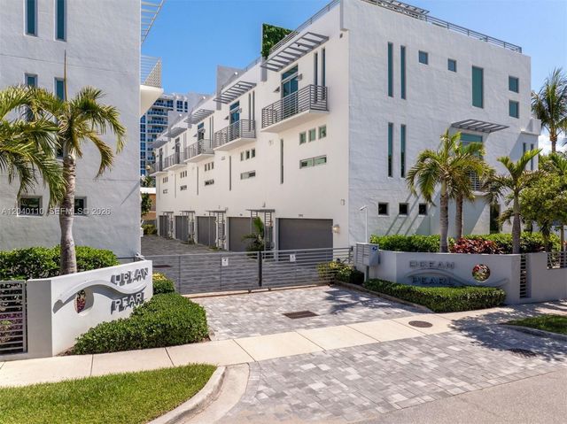 3406 SE 6th Street 3406, Pompano Beach, FL 33062