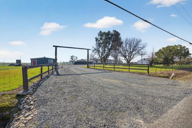 11490 N Arno Rd, Galt, CA 95632