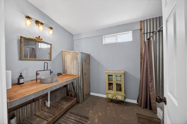 11490 N Arno Rd, Galt, CA 95632