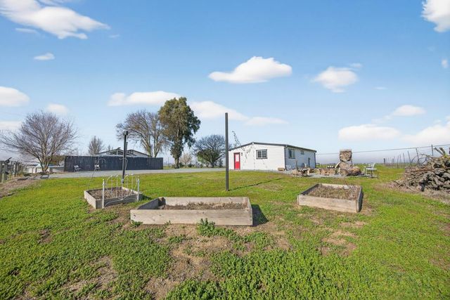 11490 N Arno Rd, Galt, CA 95632