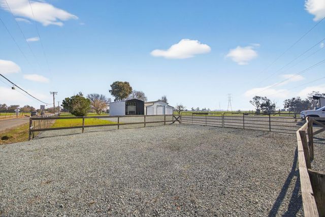 11490 N Arno Rd, Galt, CA 95632