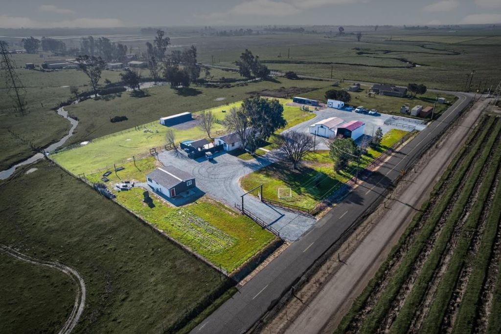 11490 N Arno Rd, Galt, CA 95632