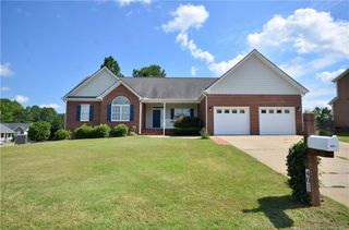 401 Edwinstowe Avenue, Fayetteville, NC 28311