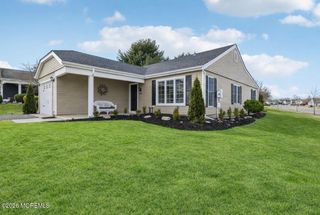 10 Woodstock Lane, Manchester, NJ 08759