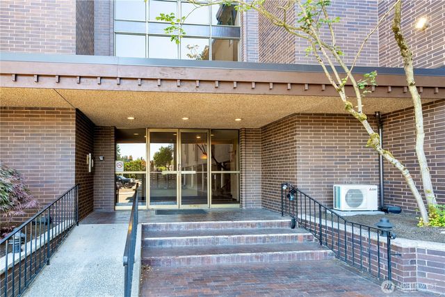 5915 Highway Place #404, Everett, WA 98203