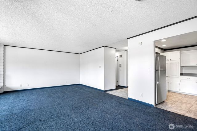 5915 Highway Place #404, Everett, WA 98203