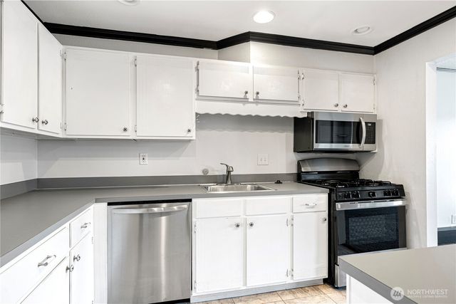 5915 Highway Place #404, Everett, WA 98203