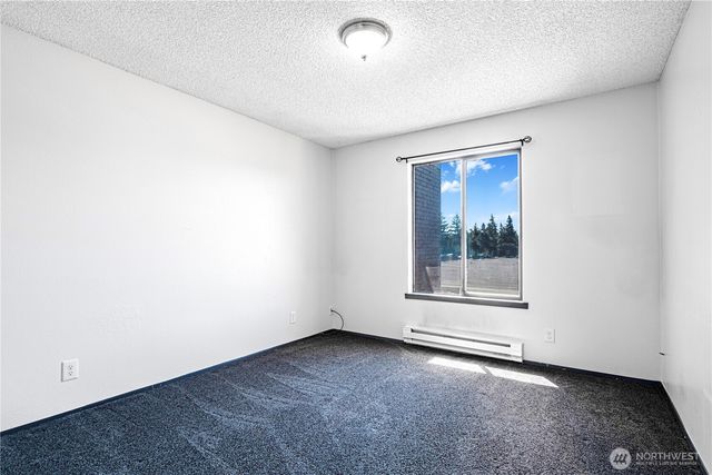5915 Highway Place #404, Everett, WA 98203