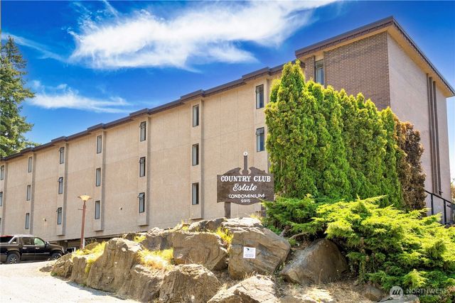 5915 Highway Place #404, Everett, WA 98203