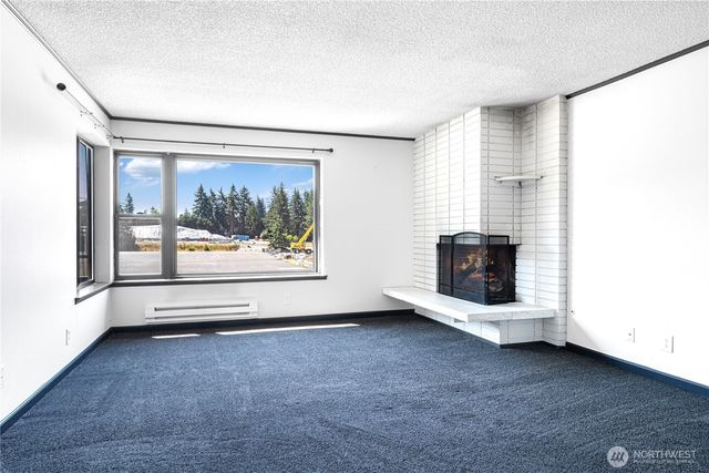 5915 Highway Place #404, Everett, WA 98203