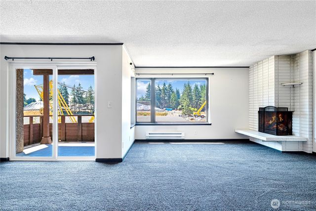 5915 Highway Place #404, Everett, WA 98203