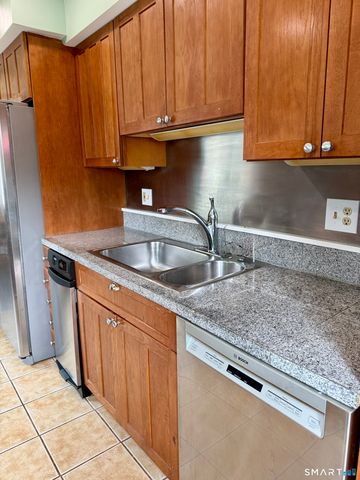 2 Hillcrest Drive, Stonington, CT 06378