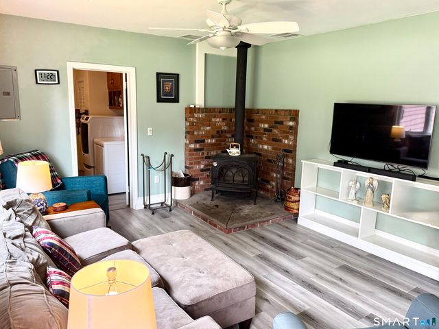 2 Hillcrest Drive, Stonington, CT 06378