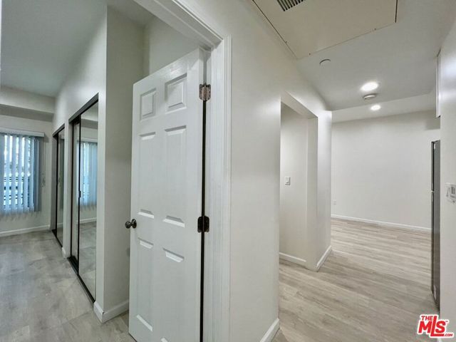 1409 N Hobart Boulevard 101, Los Angeles, CA 90027