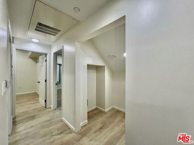 1409 N Hobart Boulevard 101, Los Angeles, CA 90027