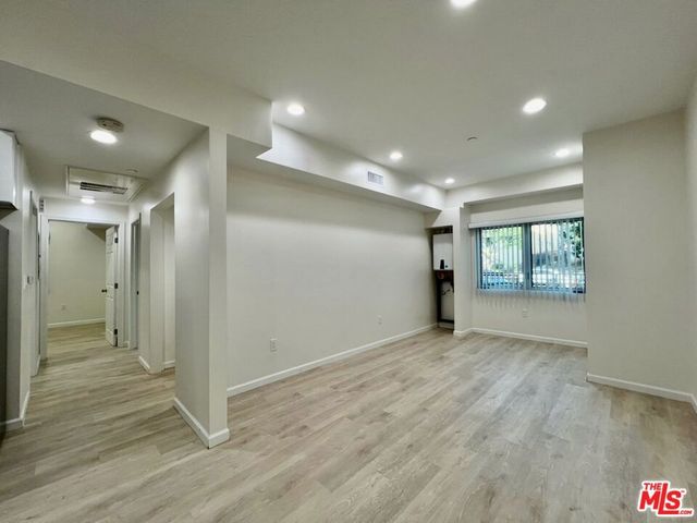 1409 N Hobart Boulevard 101, Los Angeles, CA 90027