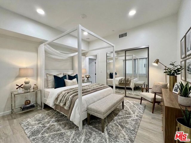 1409 N Hobart Boulevard 101, Los Angeles, CA 90027