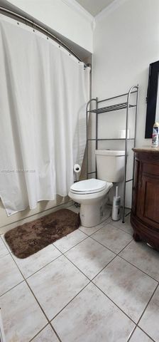 23 N Valencia Dr 2-32, Davie, FL 33324