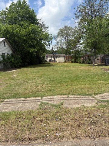 1907 E Overton Road, Dallas, TX 75216