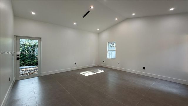 15321 SW 82nd Ave, Palmetto Bay, FL 33157