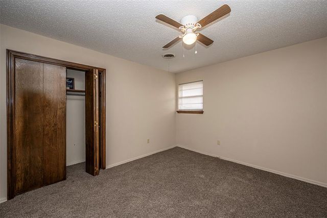 6419 NW Arrowhead Drive, Lawton, OK 73505