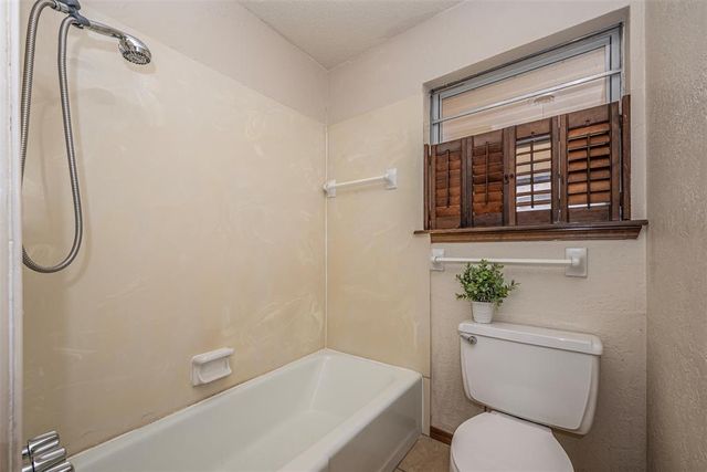 6419 NW Arrowhead Drive, Lawton, OK 73505