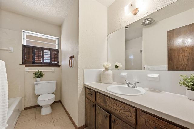 6419 NW Arrowhead Drive, Lawton, OK 73505