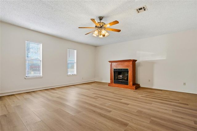 6419 NW Arrowhead Drive, Lawton, OK 73505