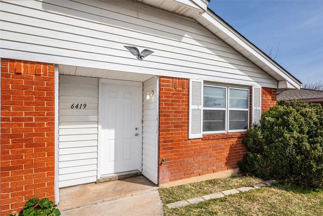 6419 NW Arrowhead Drive, Lawton, OK 73505