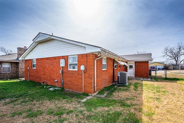 6419 NW Arrowhead Drive, Lawton, OK 73505