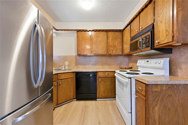 6419 NW Arrowhead Drive, Lawton, OK 73505