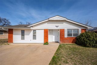 6419 NW Arrowhead Drive, Lawton, OK 73505
