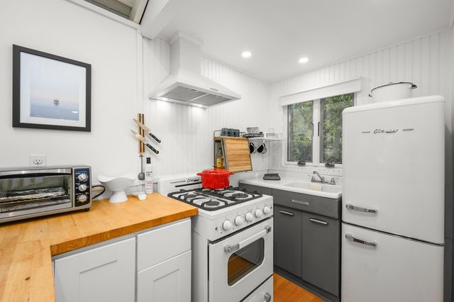 19 Captain Richards Way, Chatham, MA 02633