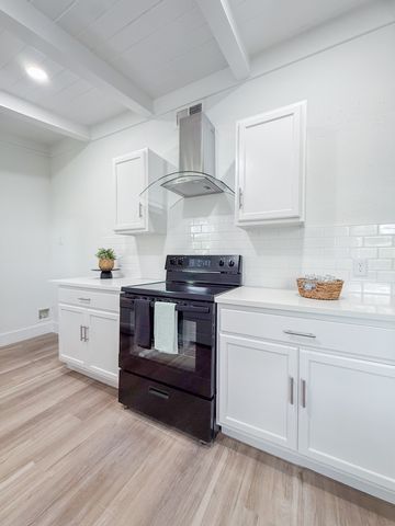 5808 Wales Avenue, Fort Worth, TX 76133