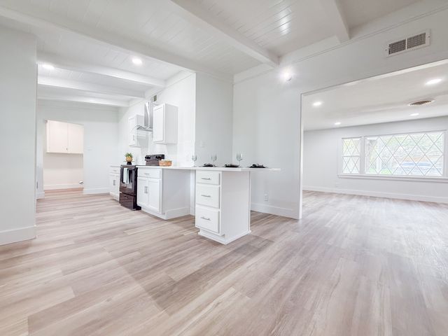 5808 Wales Avenue, Fort Worth, TX 76133