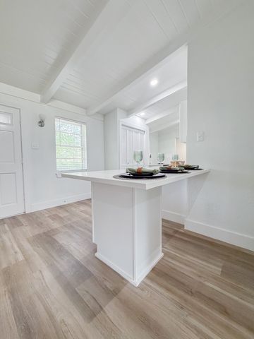 5808 Wales Avenue, Fort Worth, TX 76133