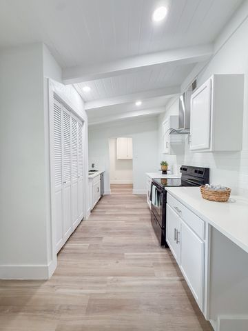 5808 Wales Avenue, Fort Worth, TX 76133
