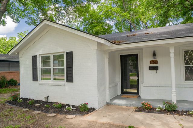 5808 Wales Avenue, Fort Worth, TX 76133