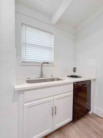 5808 Wales Avenue, Fort Worth, TX 76133