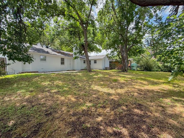 5808 Wales Avenue, Fort Worth, TX 76133