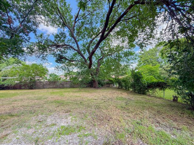5808 Wales Avenue, Fort Worth, TX 76133