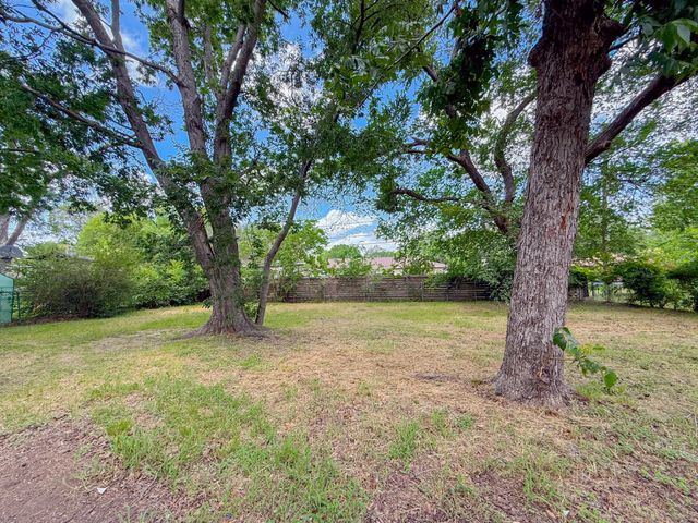 5808 Wales Avenue, Fort Worth, TX 76133