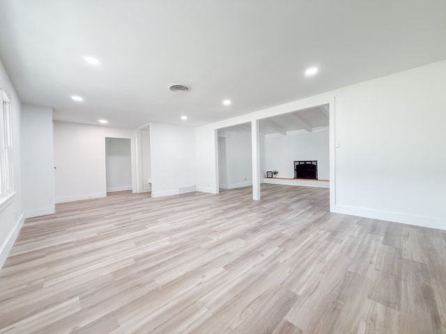 5808 Wales Avenue, Fort Worth, TX 76133