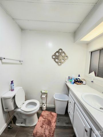 6000 E Brundage Lane 35, Bakersfield, CA 93307