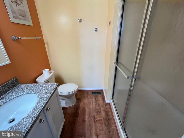 4 FAIR OAKS CT, Newtown, PA 18940