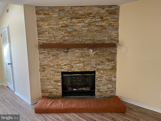 4 FAIR OAKS CT, Newtown, PA 18940